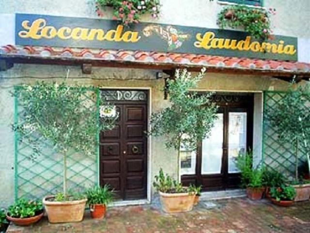 Locanda Laudomia Bed & Breakfast มันชาโน ภายนอก รูปภาพ